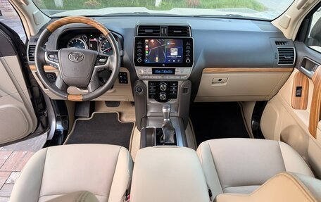 Toyota Land Cruiser Prado 150 рестайлинг 2, 2022 год, 7 000 000 рублей, 16 фотография