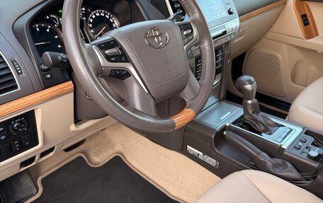 Toyota Land Cruiser Prado 150 рестайлинг 2, 2022 год, 7 000 000 рублей, 17 фотография
