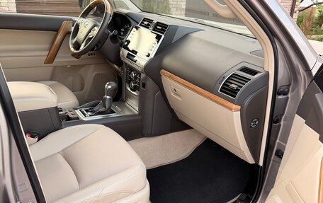 Toyota Land Cruiser Prado 150 рестайлинг 2, 2022 год, 7 000 000 рублей, 24 фотография