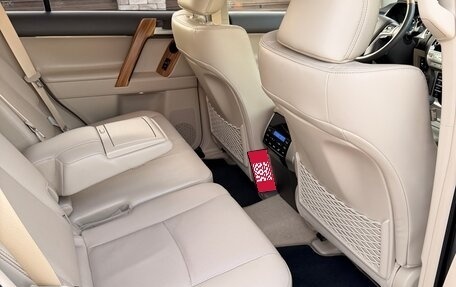 Toyota Land Cruiser Prado 150 рестайлинг 2, 2022 год, 7 000 000 рублей, 25 фотография