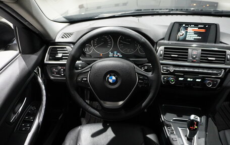 BMW 3 серия, 2017 год, 1 977 000 рублей, 14 фотография