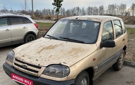 Chevrolet Niva I рестайлинг, 2004 год, 120 000 рублей, 2 фотография