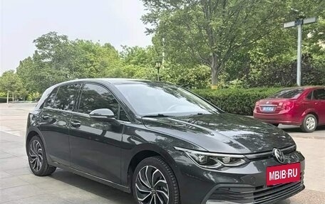 Volkswagen Golf VIII, 2023 год, 1 850 000 рублей, 3 фотография