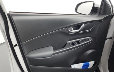 Hyundai Kona I, 2022 год, 1 789 000 рублей, 21 фотография