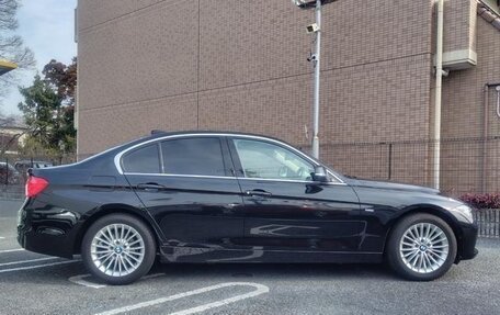 BMW 3 серия, 2018 год, 1 361 000 рублей, 4 фотография