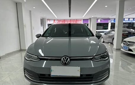 Volkswagen Golf VIII, 2021 год, 1 750 000 рублей, 2 фотография