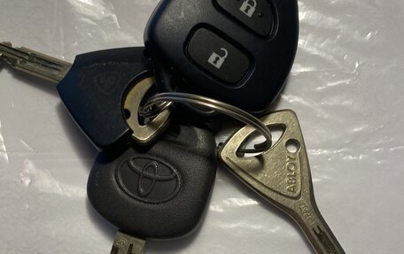 Toyota Land Cruiser Prado 150 рестайлинг 2, 2012 год, 3 000 000 рублей, 17 фотография