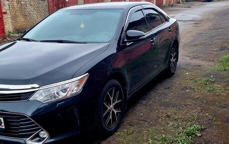 Toyota Camry, 2017 год, 2 500 000 рублей, 6 фотография
