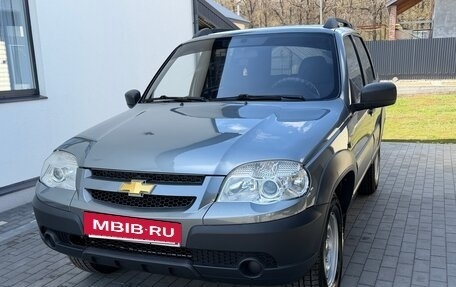 Chevrolet Niva I рестайлинг, 2012 год, 498 000 рублей, 2 фотография