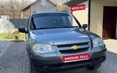 Chevrolet Niva I рестайлинг, 2012 год, 498 000 рублей, 3 фотография