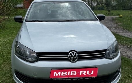 Volkswagen Polo VI (EU Market), 2013 год, 1 050 000 рублей, 1 фотография