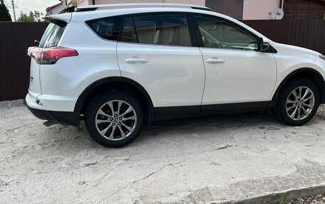 Toyota RAV4, 2015 год, 2 850 000 рублей, 4 фотография