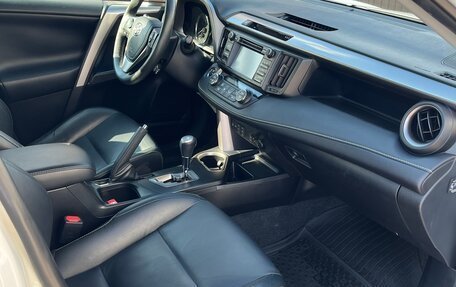 Toyota RAV4, 2015 год, 2 850 000 рублей, 5 фотография