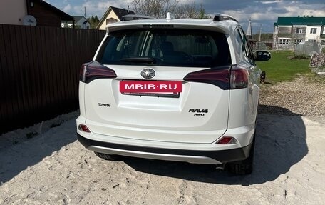 Toyota RAV4, 2015 год, 2 850 000 рублей, 10 фотография
