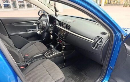 KIA Rio IV, 2018 год, 1 050 000 рублей, 3 фотография