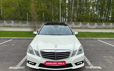 Mercedes-Benz E-Класс, 2011 год, 1 699 000 рублей, 2 фотография