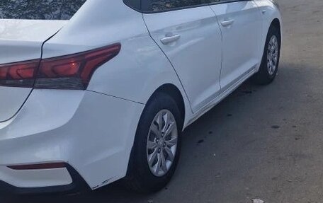 Hyundai Solaris II рестайлинг, 2017 год, 600 000 рублей, 12 фотография
