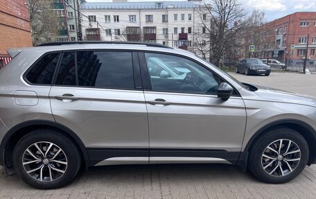 Volkswagen Tiguan II, 2019 год, 3 000 000 рублей, 2 фотография