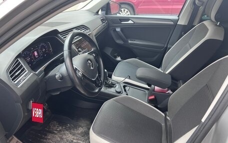 Volkswagen Tiguan II, 2019 год, 3 000 000 рублей, 6 фотография