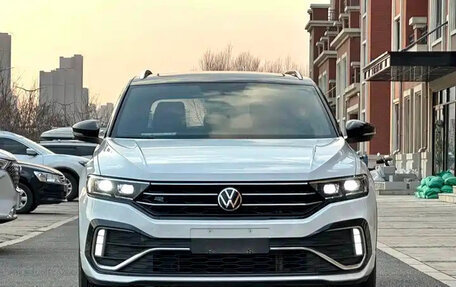 Volkswagen T-Roc I, 2021 год, 1 429 222 рублей, 2 фотография