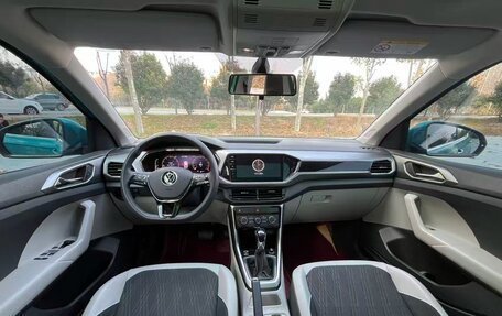 Volkswagen T-Cross I, 2022 год, 1 720 000 рублей, 7 фотография