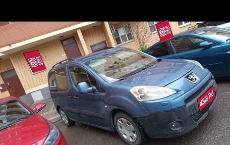 Peugeot Partner II рестайлинг 2, 2010 год, 400 000 рублей, 1 фотография