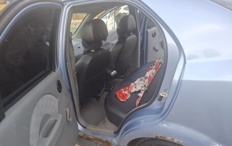 Chevrolet Aveo III, 2004 год, 250 000 рублей, 2 фотография