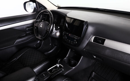 Mitsubishi Outlander III рестайлинг 3, 2014 год, 1 399 000 рублей, 12 фотография