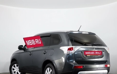 Mitsubishi Outlander III рестайлинг 3, 2014 год, 1 399 000 рублей, 7 фотография