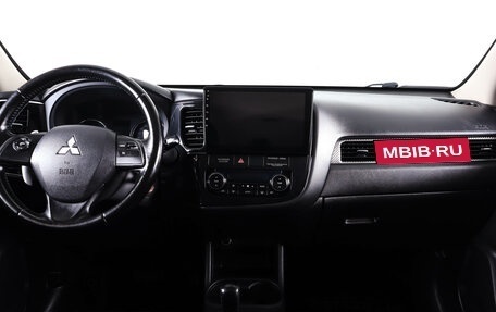 Mitsubishi Outlander III рестайлинг 3, 2014 год, 1 399 000 рублей, 14 фотография