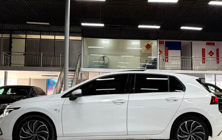 Volkswagen Golf VIII, 2023 год, 1 730 000 рублей, 4 фотография