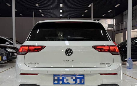 Volkswagen Golf VIII, 2023 год, 1 730 000 рублей, 3 фотография