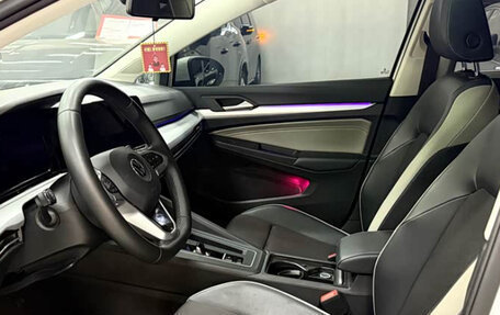 Volkswagen Golf VIII, 2023 год, 1 730 000 рублей, 9 фотография