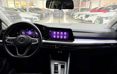 Volkswagen Golf VIII, 2023 год, 1 730 000 рублей, 8 фотография