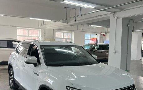 Volkswagen Touran III, 2022 год, 1 700 000 рублей, 2 фотография