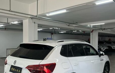 Volkswagen Touran III, 2022 год, 1 700 000 рублей, 4 фотография