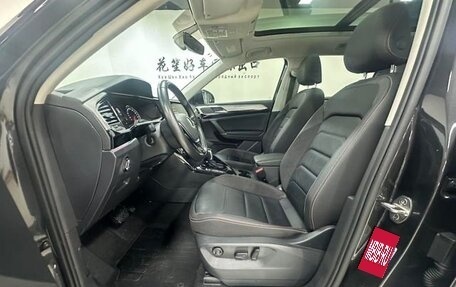 Volkswagen Touran III, 2022 год, 1 700 000 рублей, 9 фотография