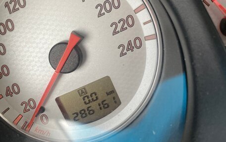 Mitsubishi Outlander III рестайлинг 3, 2005 год, 650 000 рублей, 21 фотография