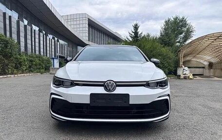 Volkswagen Golf VIII, 2022 год, 2 100 000 рублей, 2 фотография