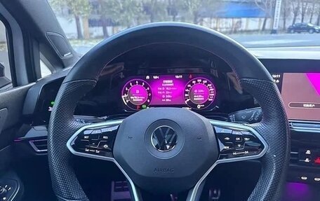 Volkswagen Golf VIII, 2022 год, 2 100 000 рублей, 10 фотография