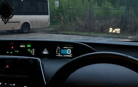 Toyota Prius IV XW50, 2016 год, 1 490 000 рублей, 7 фотография