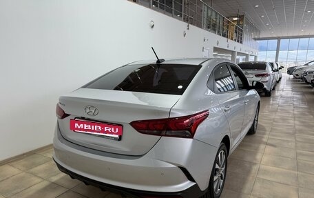 Hyundai Solaris II рестайлинг, 2021 год, 1 800 000 рублей, 4 фотография