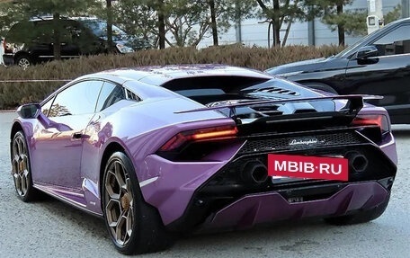 Lamborghini Huracán, 2023 год, 33 000 000 рублей, 3 фотография