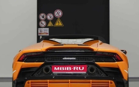 Lamborghini Huracán, 2023 год, 30 400 000 рублей, 4 фотография