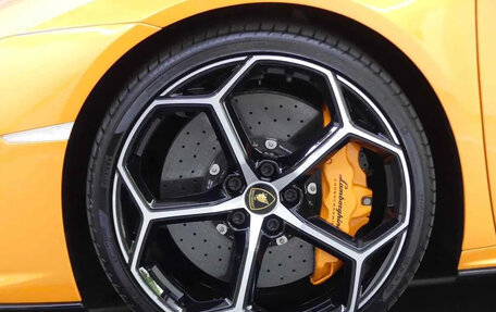 Lamborghini Huracán, 2023 год, 30 400 000 рублей, 18 фотография