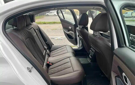 BMW 3 серия, 2024 год, 3 410 000 рублей, 12 фотография