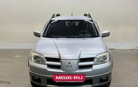 Mitsubishi Outlander III рестайлинг 3, 2004 год, 577 000 рублей, 3 фотография