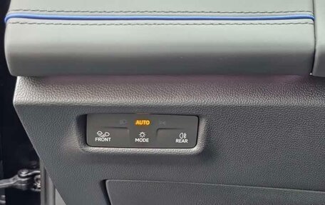 Volkswagen Tiguan, 2026 год, 4 420 000 рублей, 27 фотография