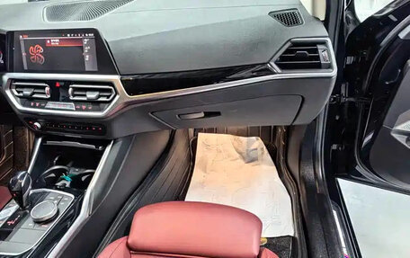 BMW 3 серия, 2022 год, 2 300 000 рублей, 13 фотография