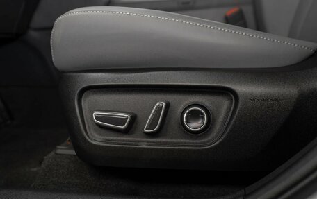 Toyota RAV4, 2025 год, 4 020 000 рублей, 21 фотография